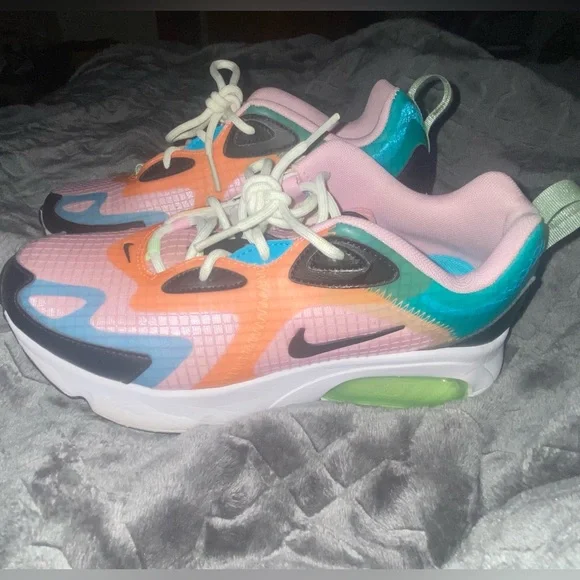 Nike Air Max 200 SE sneakers in a multicolor scheme - Picture 2 of 6